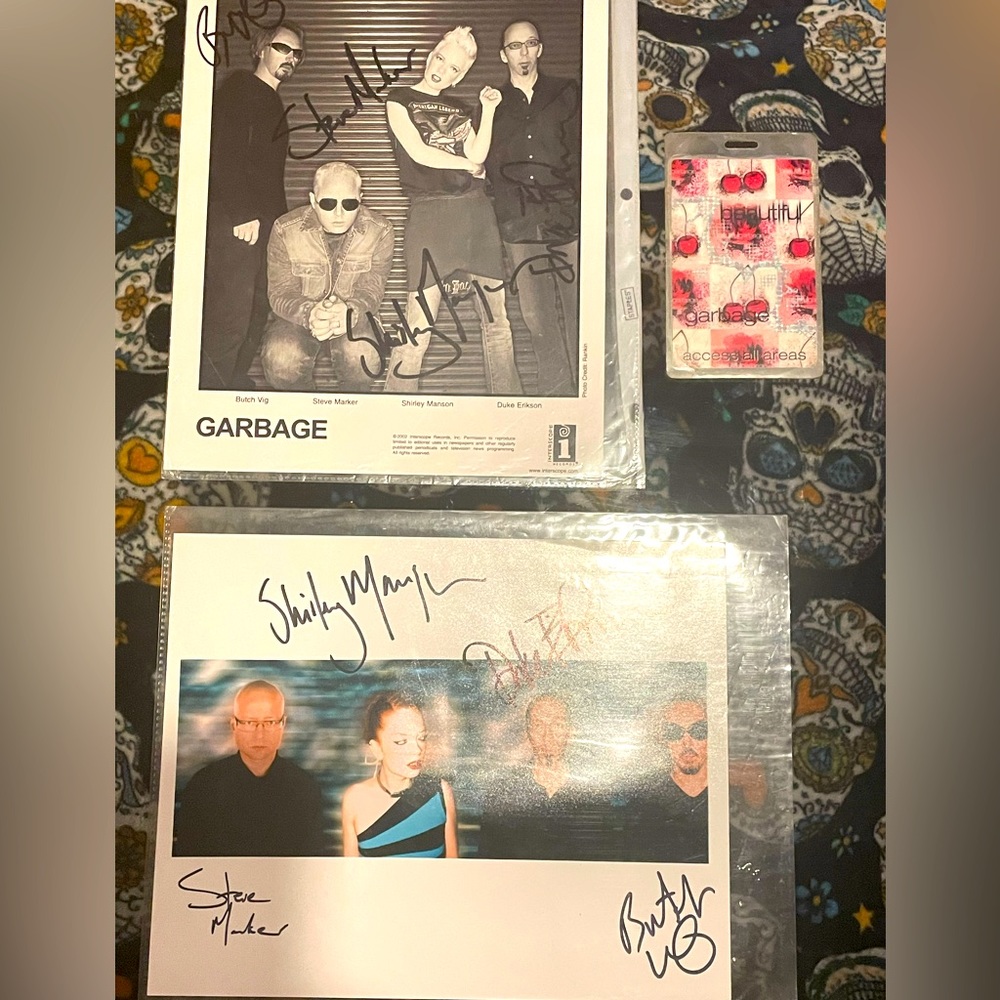 GARBAGE Autographed Memorabilia & Access All Area’s Pass‼️VERIFIED AUTHENTIC‼️